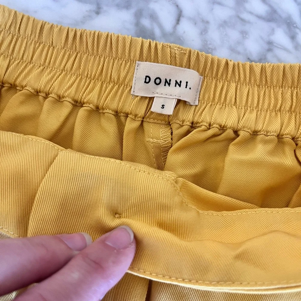 Donni. | Twill Pleated Shorts - Yellow Small - Picture 4 of 8